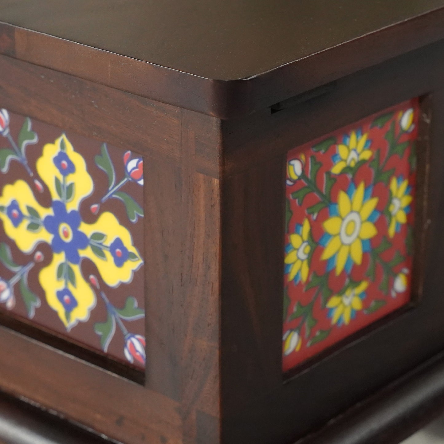 Amber Sheesham Wood Coffee Table in Walnut Finish