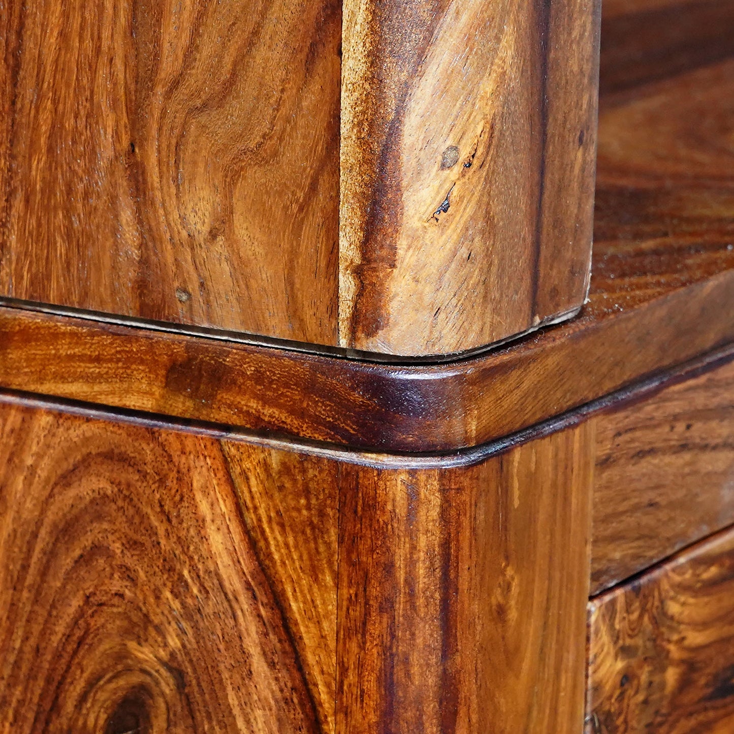 Toronto Sheesham Wood Crockery Unit in Honey Finish